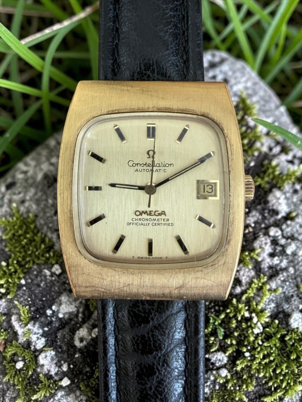 Vintage Omega Gold-Tone Metal Cushion-Case Wristwatch Date Window Constellation